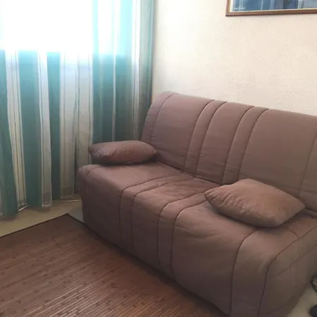 Cosy A Avec Balcon Et Parking Prive - Fr-1-551-52 Apartment *